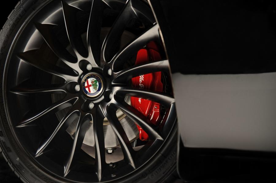 Колеса Alfa Romeo 159 Ti (939A) 2008 года  (ZA) (фото 2 из 27)
